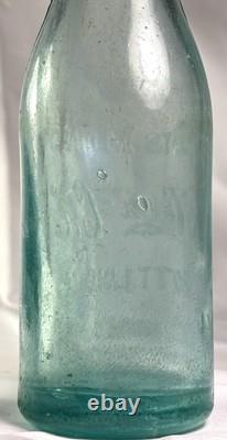 Beauty Aqua Straight Sided Coca Cola Bottling Co Des Moines Iowa Circa 1910 USA