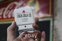 COCA-COLA CO. PAINTED METAL BROOM HOLDER SIGN BOXED DEALER VINTAGE 1950s NOS