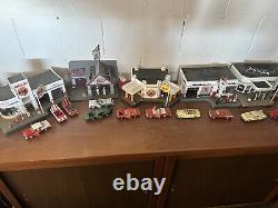 Shell, Pegasis, Mobil, Gulf, Sinclair, Coca-Cola Miniature Gas Station/Lube Shop(LOT)