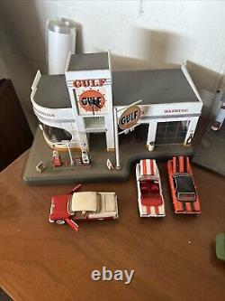 Shell, Pegasis, Mobil, Gulf, Sinclair, Coca-Cola Miniature Gas Station/Lube Shop(LOT)