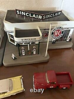 Shell, Pegasis, Mobil, Gulf, Sinclair, Coca-Cola Miniature Gas Station/Lube Shop(LOT)