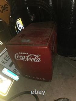 Vintage Coca Cola Cooler 1940s/1950s Action MFG. CO. INC Made In The USA
