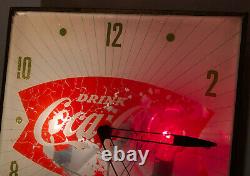 Vintage Coke Advertising Drink Coca-Cola Light Up 15x15 Wall Clock Electric Sign