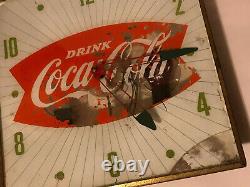 Vintage Coke Advertising Drink Coca-Cola Light Up 15x15 Wall Clock Electric Sign