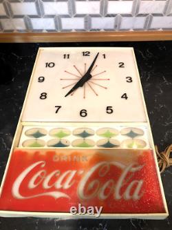 Vintage Original Electric 1960s Coca Cola Advertising Clock Light Up Sign